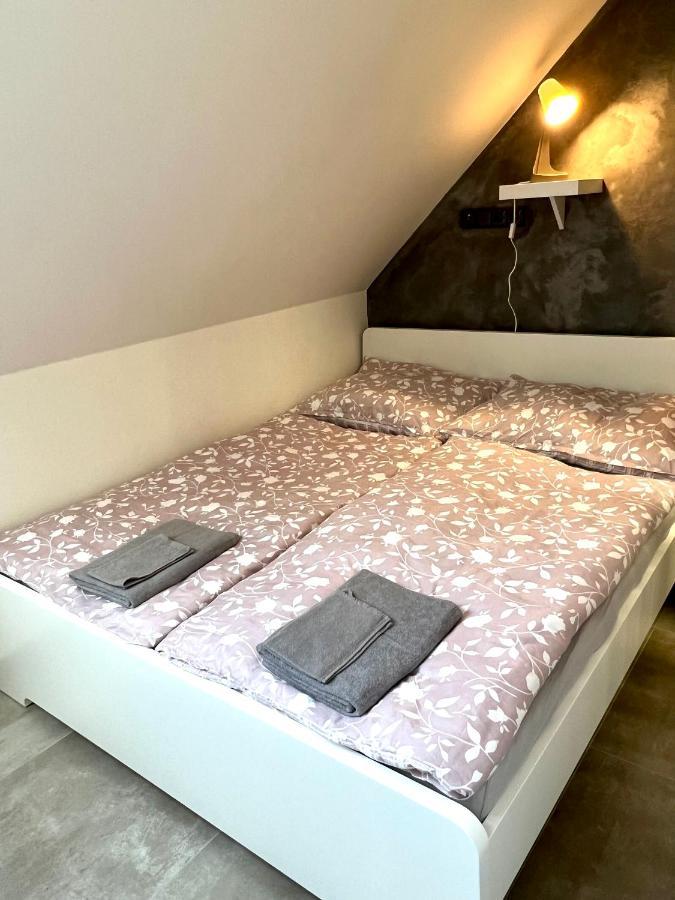 Ubytovani Pod Troskami Rovensko pod Troskami Luaran gambar